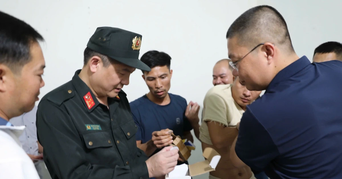 Phá đường dây làm giả gần 10.000 giấy tờ, CCCD gắn chíp, chứng minh Công an nhân dân, Quân đội