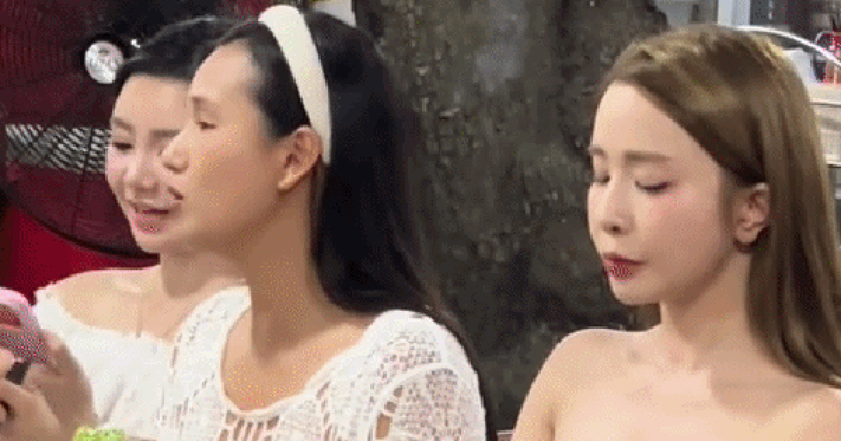Cam thường lia trúng 3 mỹ nhân phim Việt giờ vàng VTV đi ăn nem nướng: Quỳnh Kool, Quỳnh Nga mặt nhỏ xíu, Lã Thanh Huyền trông lạ nhất