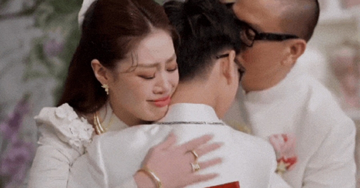Mỹ nhân showbiz cưới quản lý hơn 17 tuổi: Tâm đầu ý hợp, được chồng cưng chiều, sống chill trong cơ ngơi hạng sang