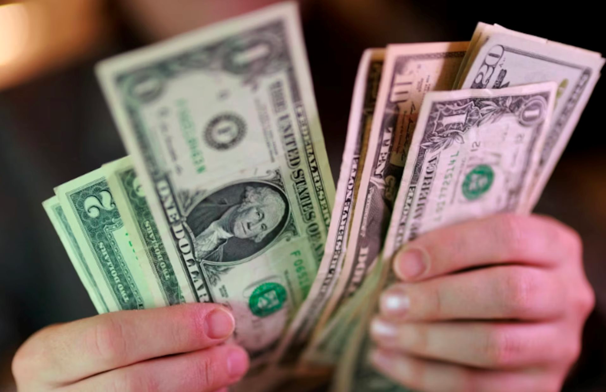 Nhóm chủ nợ lớn nhất "xả" gần 200 tỷ USD trái phiếu Mỹ: Niềm tin với tài sản an toàn của Washington đã lung lay?
