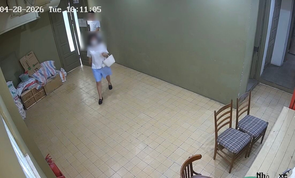 Chủ quán cafe nổi tiếng Hà Nội tố ekip thời trang lẻn vào nhà chụp ảnh: "Đang làm việc với công an"