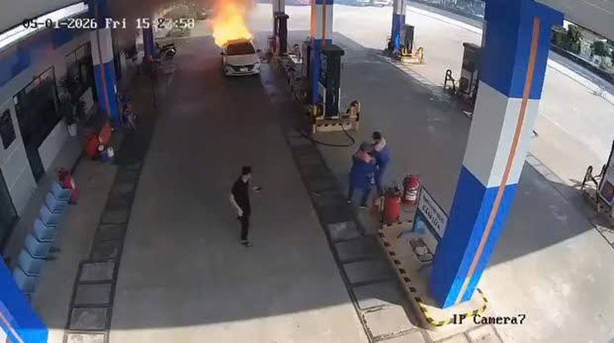 Vụ cháy ô tô ở cây xăng khiến 2 thiếu niên tử vong: Công an phát hiện trên xe chở gì?