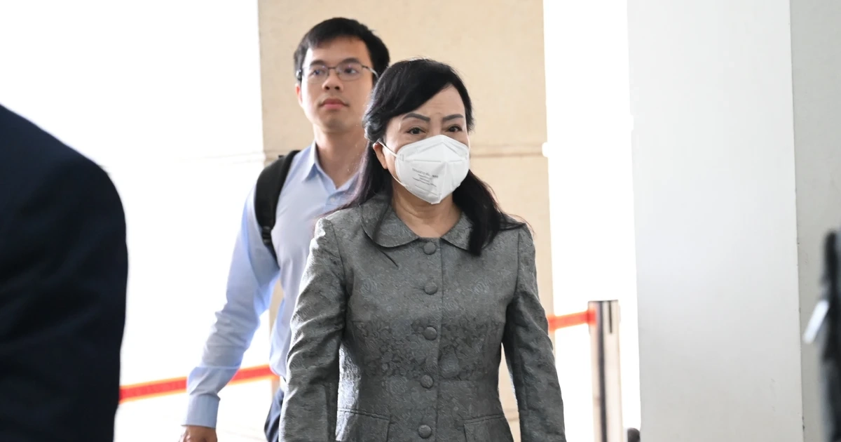 Hình ảnh cựu Bộ trưởng Nguyễn Thị Kim Tiến tại phiên tòa xét xử vụ sai phạm trong đầu tư cơ sở 2 BV Bạch Mai, Việt Đức