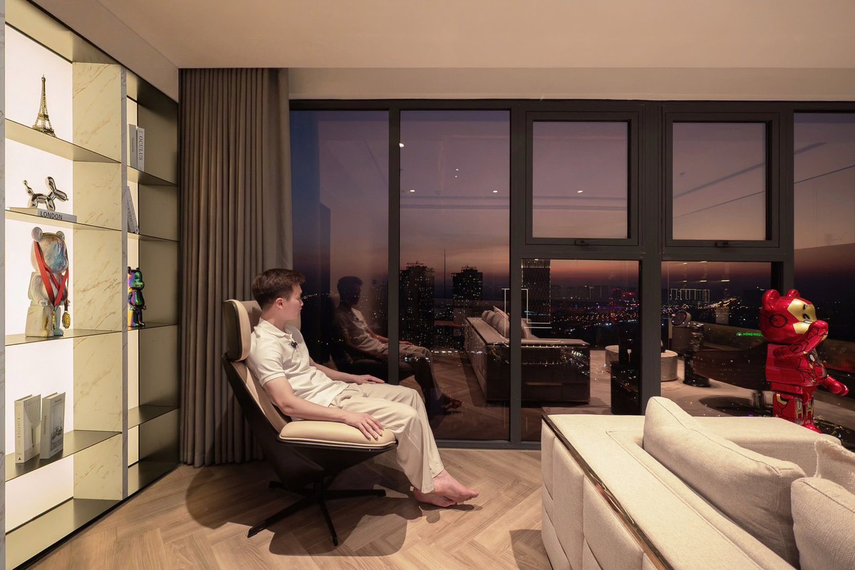 Bên trong căn hộ 120m2 của Hoàng Đức ở Hà Nội: View ngắm trọn sân Mỹ Đình, có cả thú chơi "ngốn tiền"
