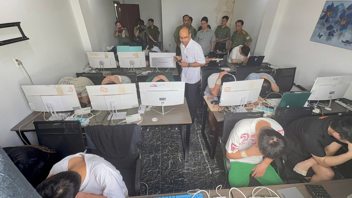 Bên trong “đại bản doanh” lừa đảo của 85 người nước ngoài tại TP.HCM: Thuê trọn khách sạn 315 triệu/tháng, lắp 400 máy tính