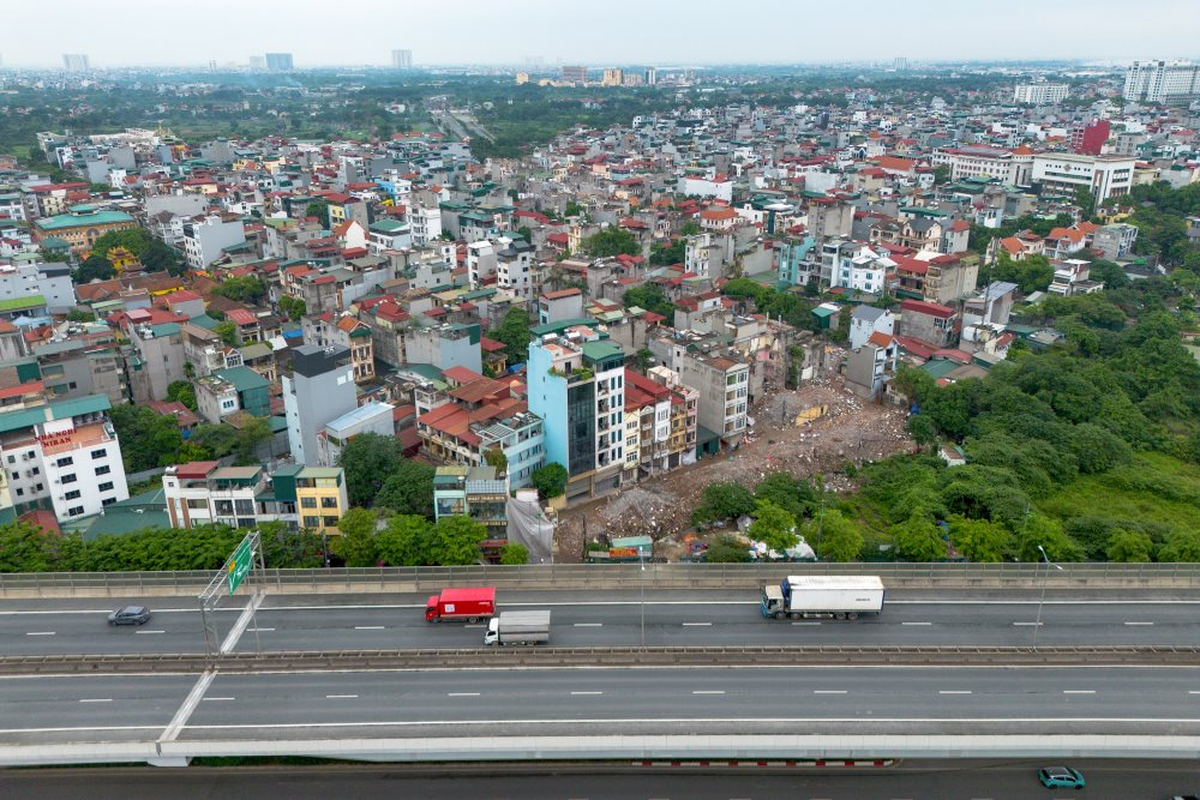 Rao bán “ế” gần nửa năm, xuất hiện tình trạng nhà trong ngõ Hà Nội hạ giá chào tiền tỷ, môi giới vẫn than: “Chưa bao giờ khó bán như hiện nay
