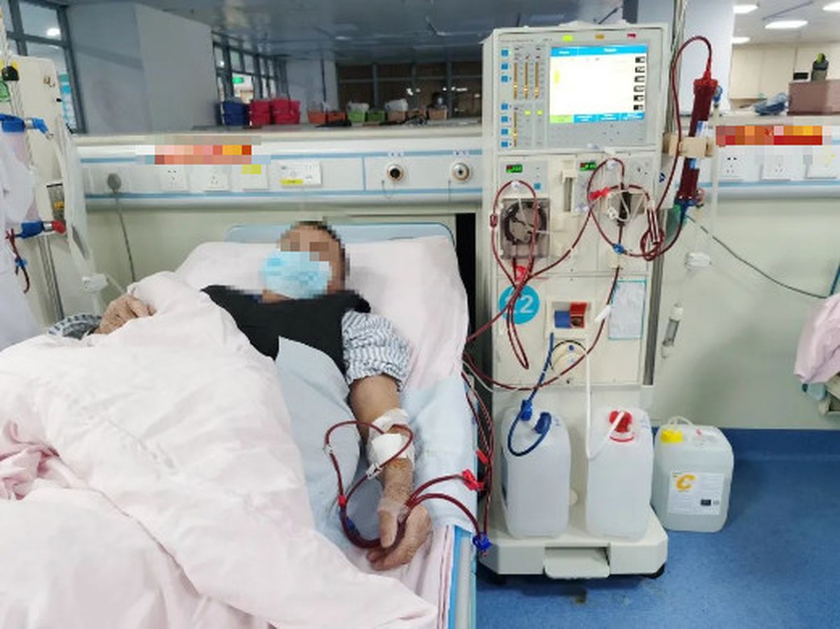 Người đàn ông chạy bộ 10 năm bỗng nhận chẩn đoán suy thận, bác sĩ: "Chạy thế này ngang phá thận"
