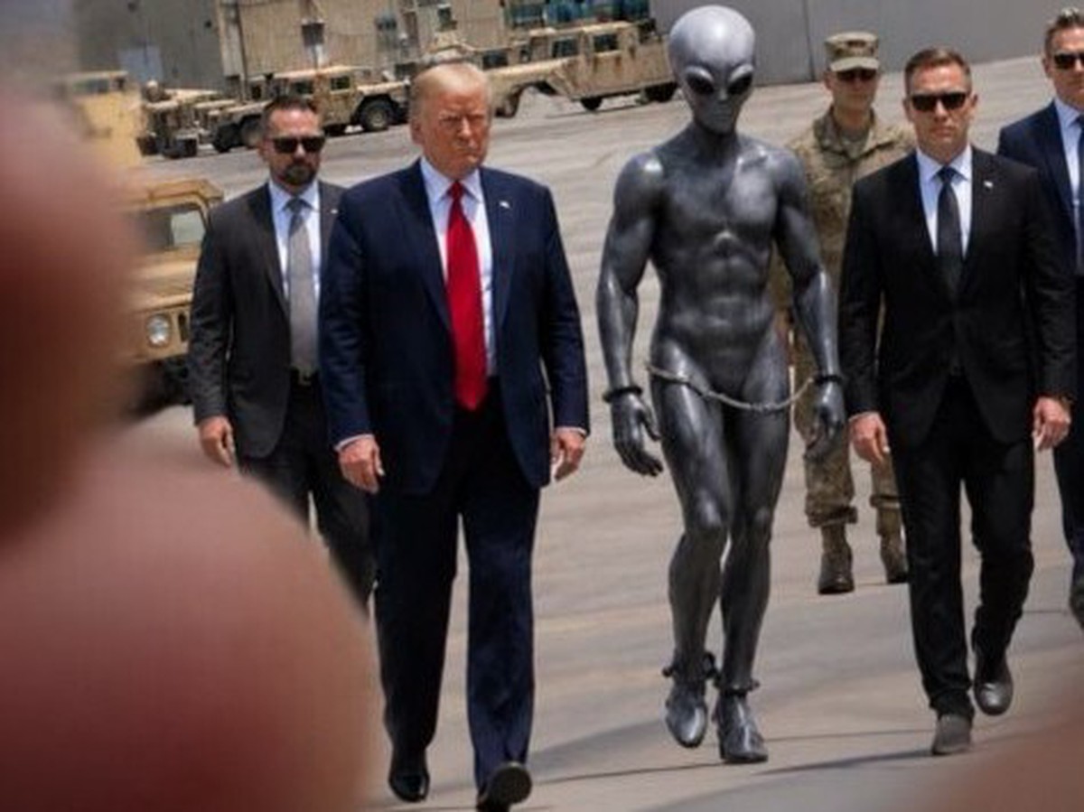 Sau hồ sơ UFO của Bộ Chiến tranh Mỹ, ông Trump bất ngờ đăng ảnh “người ngoài hành tinh”: Thực hư ra sao?