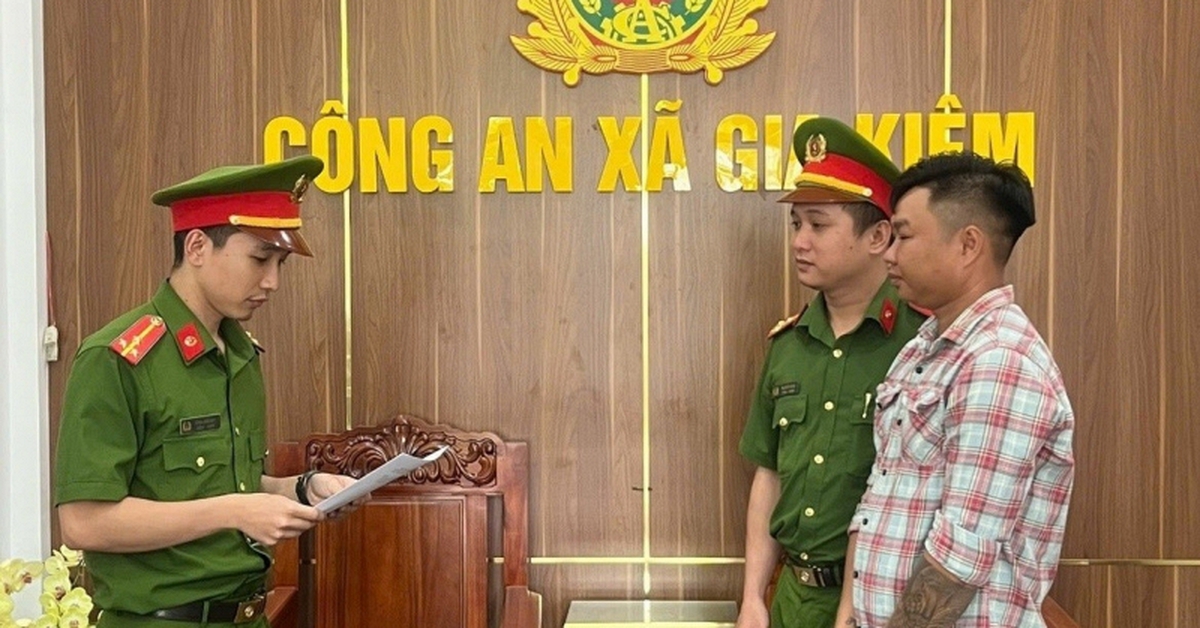 Thi hành lệnh bắt tạm giam Nguyễn Đức Tiến SN 1994
