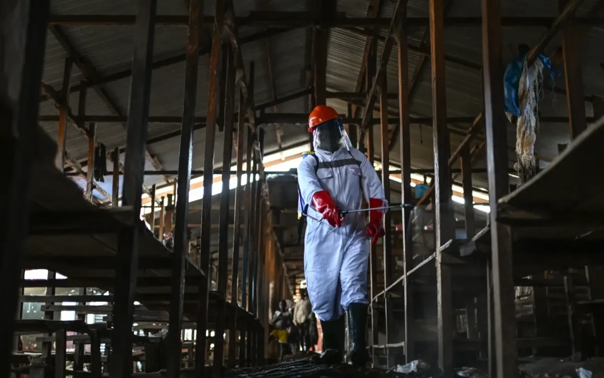 Congo: Khu điều trị bệnh nhân Ebola bị phóng hỏa, 18 ca nghi nhiễm bỏ trốn