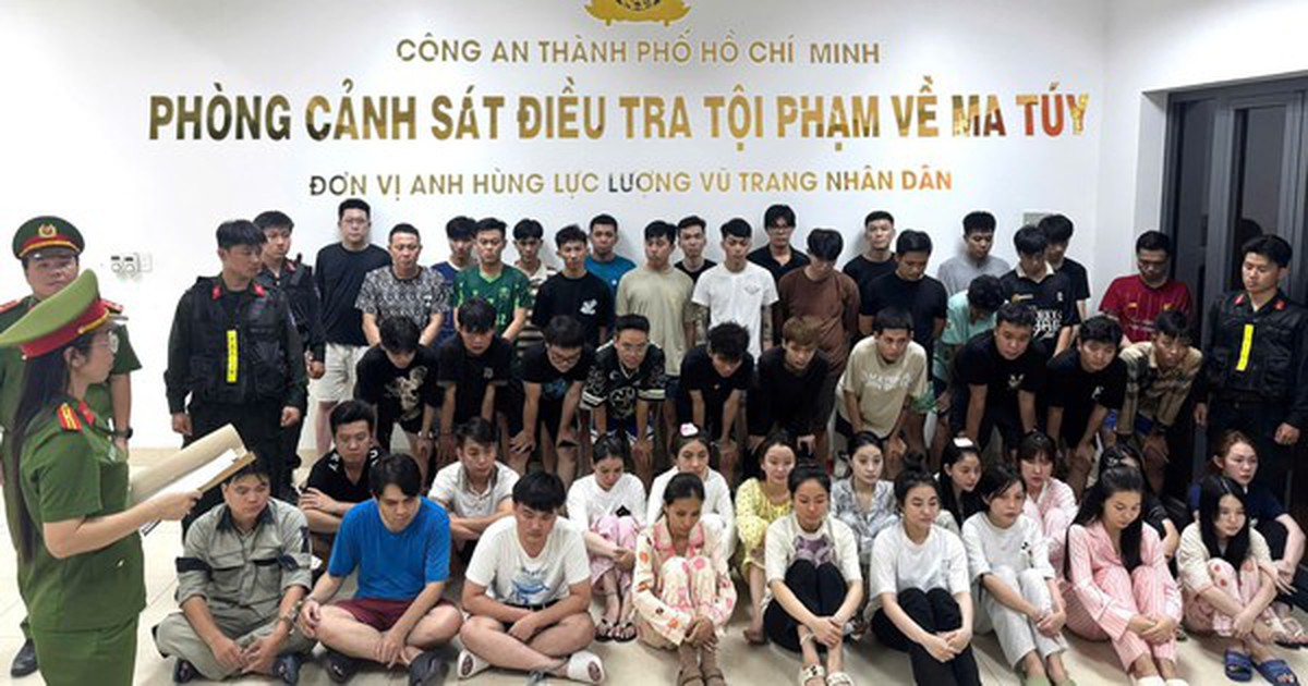 Đột kích quán bar Revo ở phường Vũng Tàu, phát hiện hàng chục người liên quan ma túy