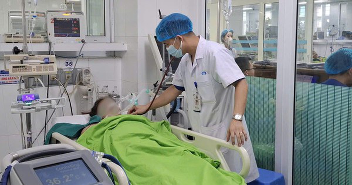 Hai người đàn ông nhập viện vì sốc nhiệt giữa đợt nắng nóng gay gắt