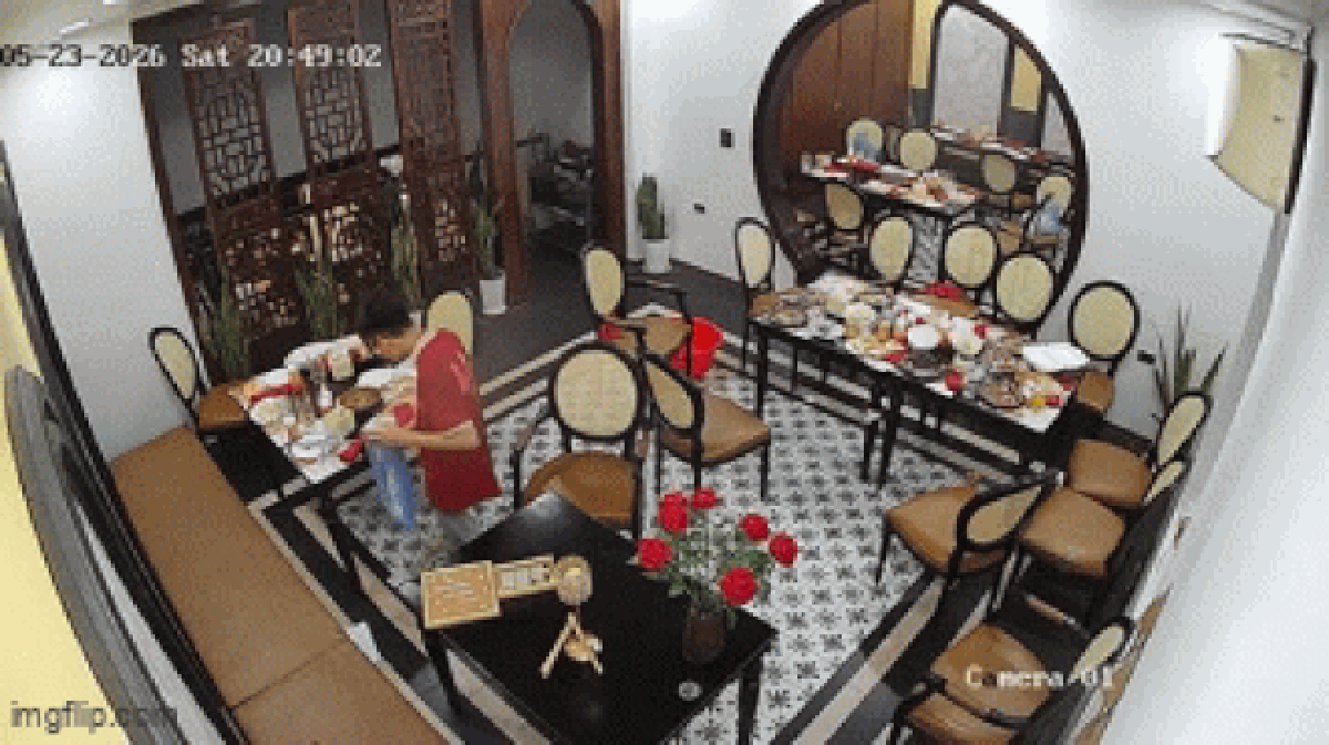 Nhân viên đang dọn bàn thì lập tức bỏ chạy, hô hoán vì nhìn thấy một thứ: Chủ nhà hàng lên tiếng