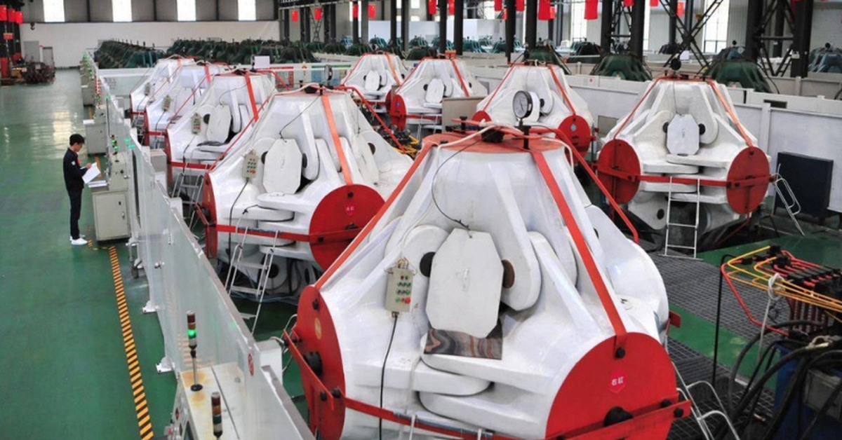 Phát hiện 1 nhà máy vận hành gần 300 cỗ máy, sản xuất hơn 40.000 carat kim cương/tháng, giá bán chỉ bằng 1/10 hàng tự nhiên