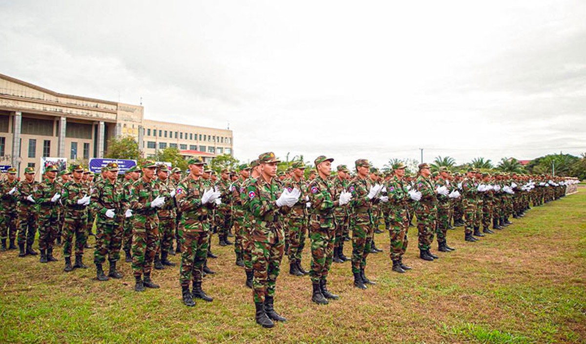 Ông Hun Sen ký luật mới: Nam thanh niên Campuchia bắt buộc nhập ngũ, trốn nghĩa vụ bị phạt tù