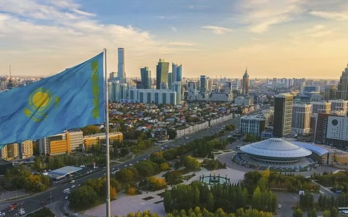 Kazakhstan ngừng tịch thu tài sản Gazprom trong bối cảnh chuyến thăm của ông Putin