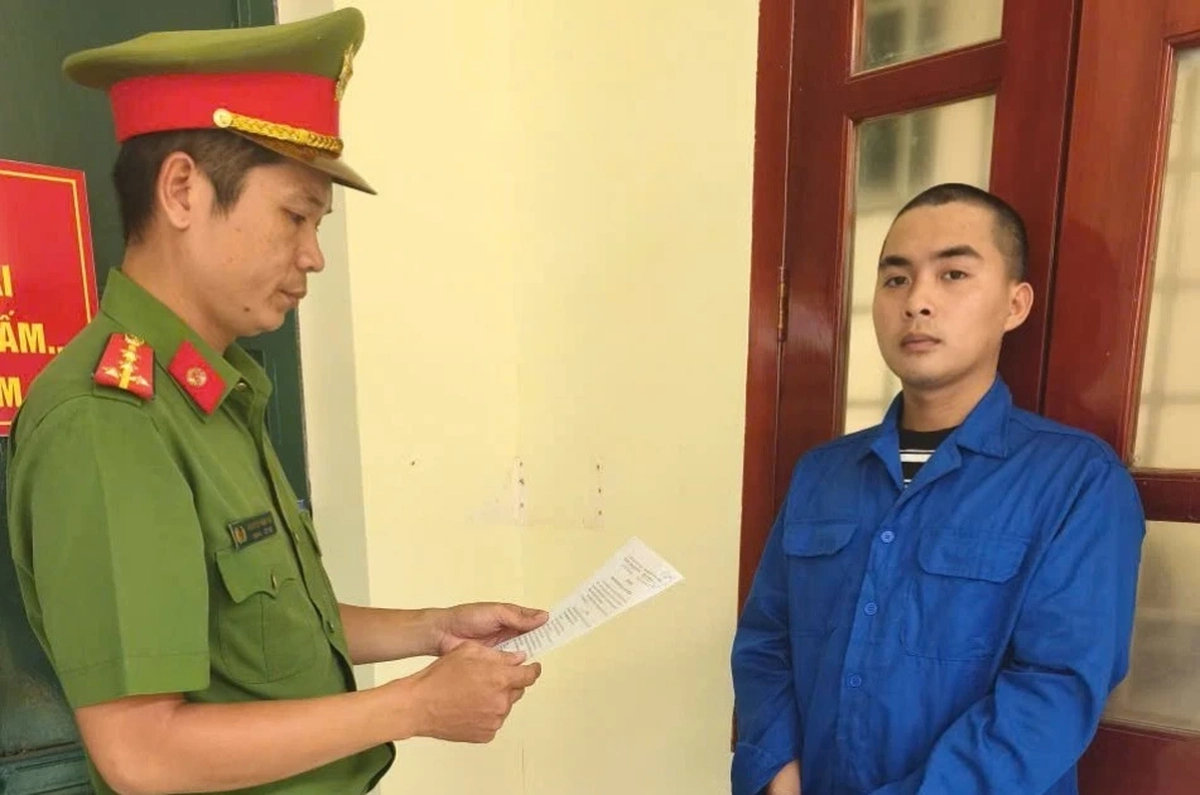Khởi tố đối tượng chuyển 1kg vàng qua biên giới