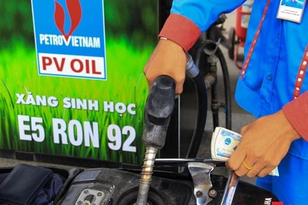 Xăng E10 đ&atilde; xuất hiện, xăng E5 c&oacute; c&ograve;n được b&aacute;n?
