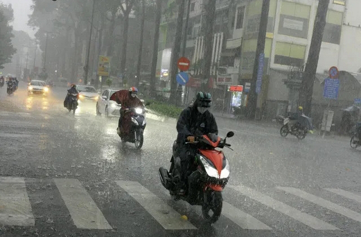 Ngày mai, nắng nóng chính thức chấm dứt ở miền Bắc, nhiệt độ giảm mạnh