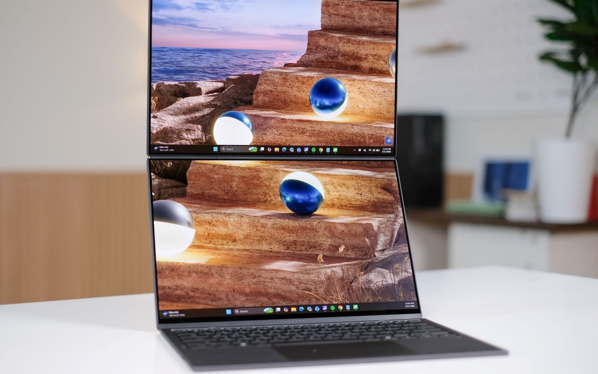Dân tài chính dùng laptop này là “chuẩn”: Vừa soi chart, vừa làm việc