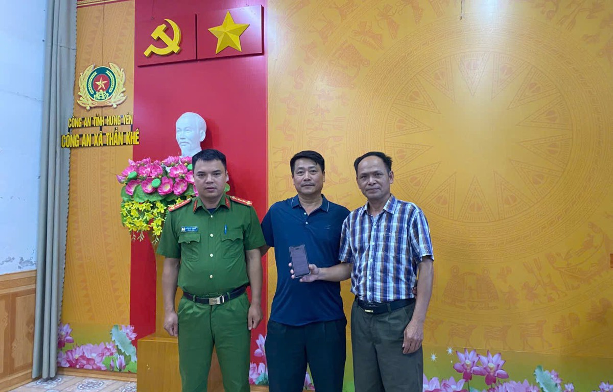 Công an xác minh giao dịch chuyển khoản 404.200.000 đồng từ tài khoản của ông Vũ Xuân Khang