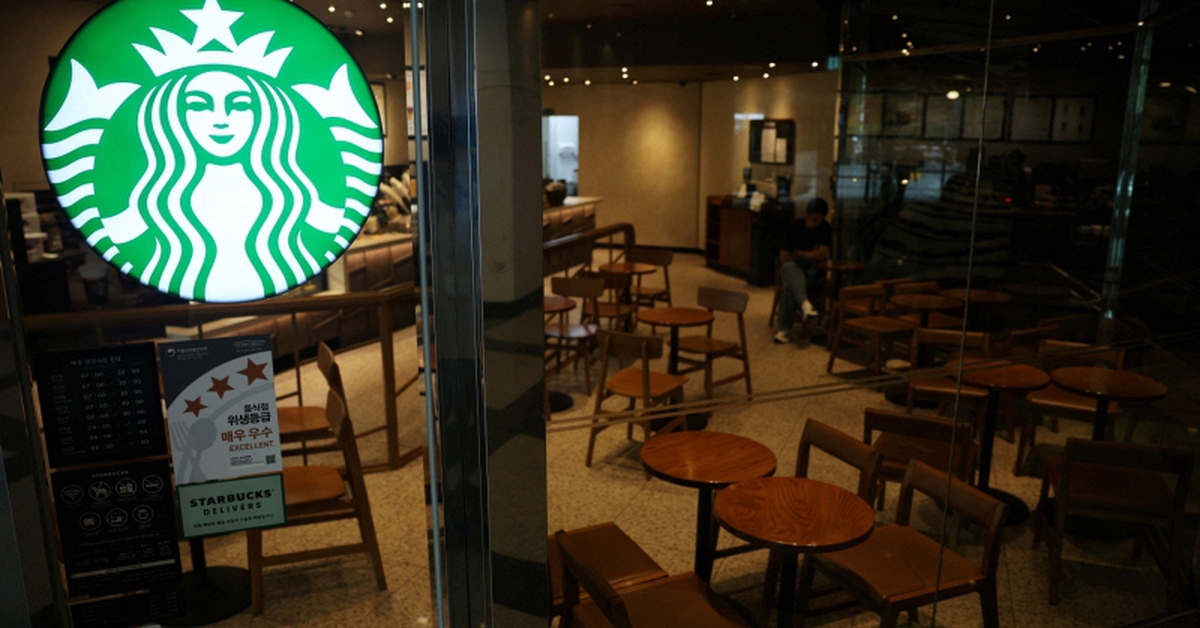 Starbucks gặp khủng hoảng chưa từng có ở Hàn Quốc vì chiến dịch marketing do AI tạo ra, sếp duyệt còn không xem tệp đính kèm