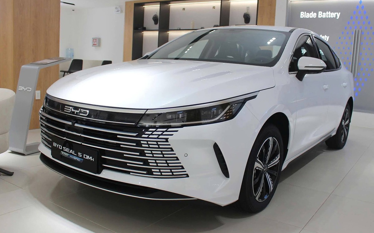 BYD Seal 5 giảm giá mạnh còn 626 triệu đồng, đấu Mazda3, K3 bằng PHEV chạy 120km không cần xăng