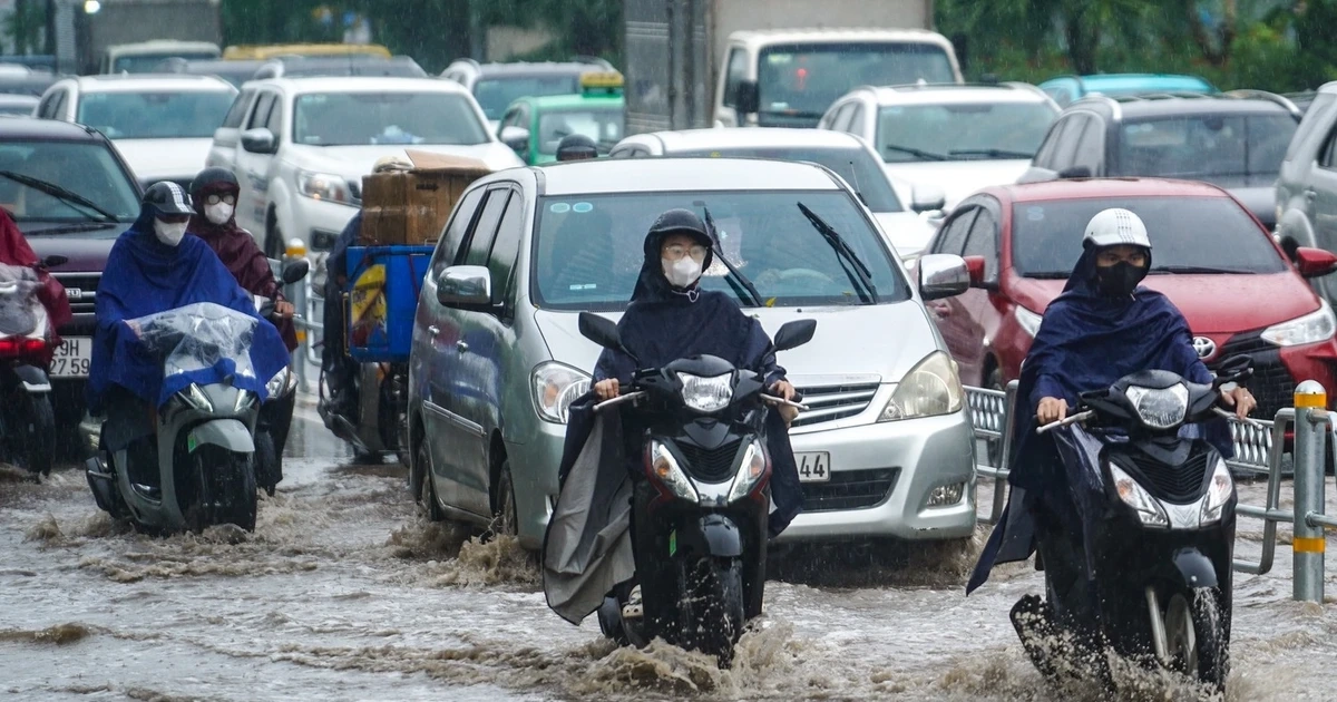 Không khí lạnh tràn xuống, miền Bắc tiếp tục mưa to