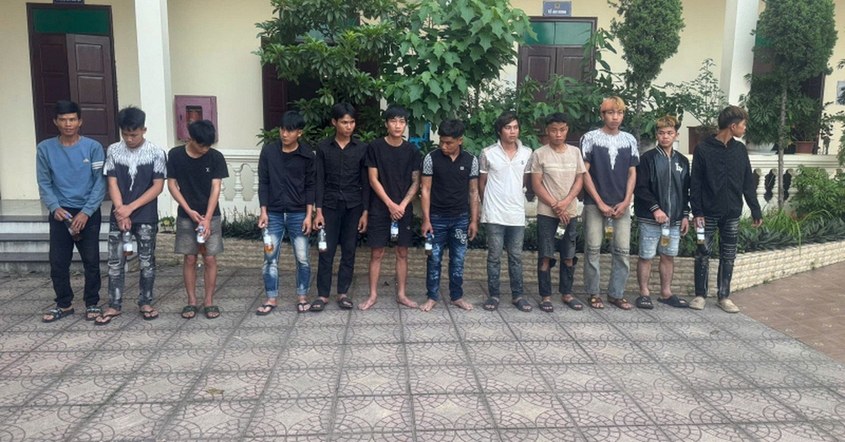 Bắt và khám xét nơi ở của ông chủ trả lương cho công nhân theo cách thức rất lạ
