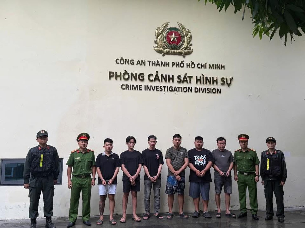 Lời khai của nhóm đối tượng cướp tiệm vàng ở TP.HCM: Quen nhau qua hội "Vỡ nợ thích làm liều"