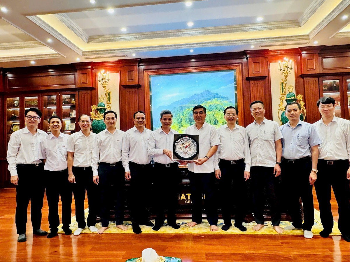 Vinachem làm việc với Tập đoàn Hateco về cung ứng sản phẩm cho dự án "siêu cảng" 1,7 tỷ USD