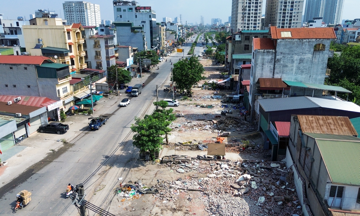 Dự án mở rộng đường Tam Trinh: Mặt bằng đã sạch, người dân mong ngày tăng tốc