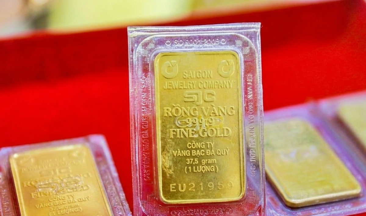 Chỉ sau 4 tháng, giá vàng giảm "sốc" thế nào từ đỉnh lịch sử?