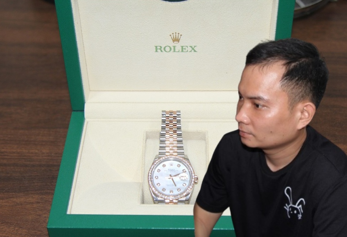 Bắt giữ Trịnh Duy Mạnh SN 1995 khi vừa đem bán đồng hồ Rolex giá 150 triệu đồng