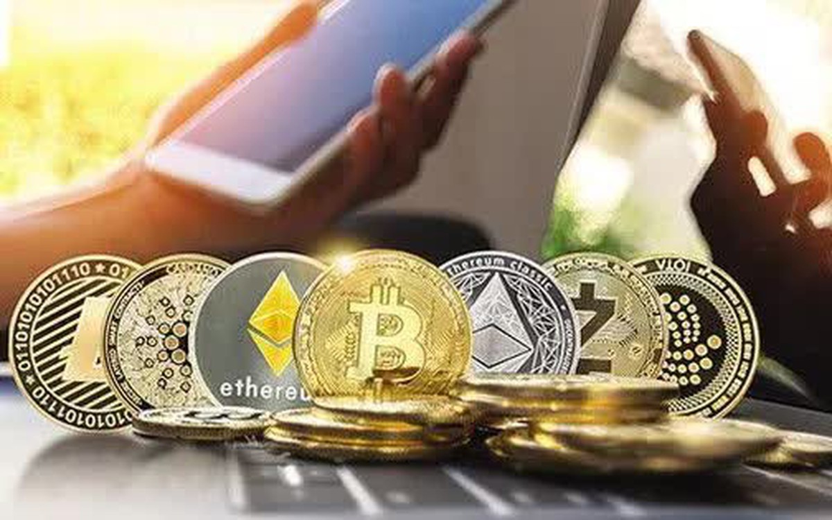 Cựu cán bộ an ninh chiếm đoạt chục tỷ tiền ảo khi kiểm tra điện thoại con bạc