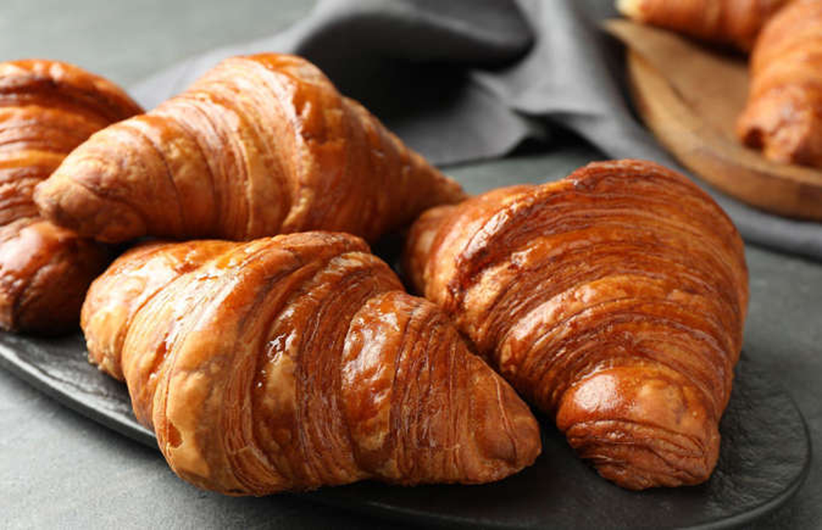 Croissant - chiếc bánh nhiều người Việt không biết cách đọc: Đừng phát âm “cờ-roi-sừn” nữa!