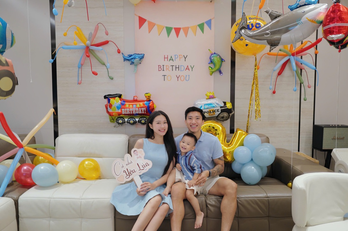 Đoàn Văn Hậu - Doãn Hải My tổ chức sinh nhật ấm áp cho con trai trong biệt thự chục tỷ, khung hình "gấo 3 visual" gây sốt