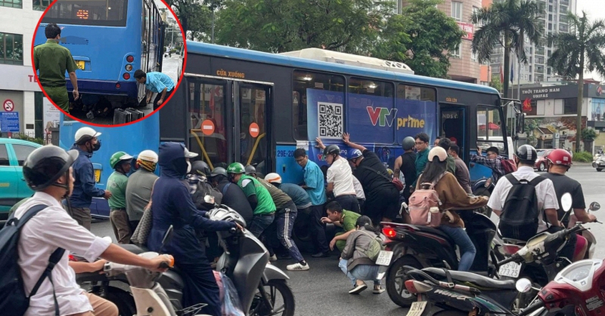Hà Nội: Hiện trường vụ hàng chục người nâng xe buýt cứu người phụ nữ kẹt dưới gầm xe, tình trạng nạn nhân