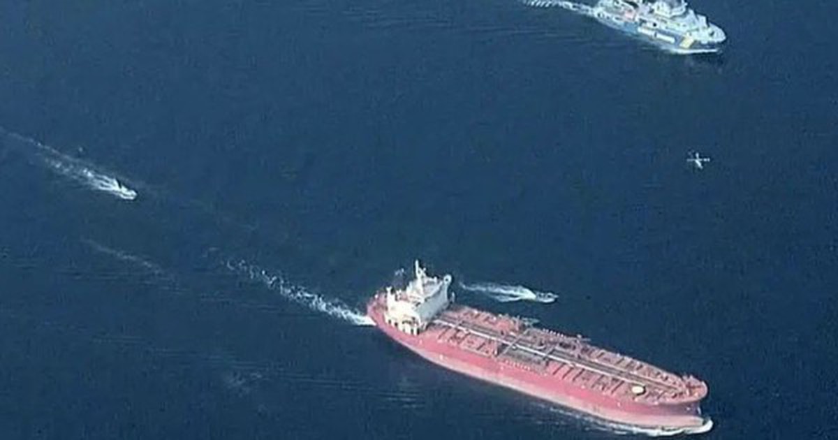 Kiểm tra bất ngờ, phát hiện một tàu dài 182m của Nga không chở hàng nhưng đang âm thầm di chuyển, treo cờ Syria để né trừng phạt