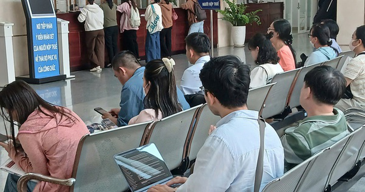 Tranh luận quanh việc áp ngưỡng nợ thuế để cấm xuất cảnh