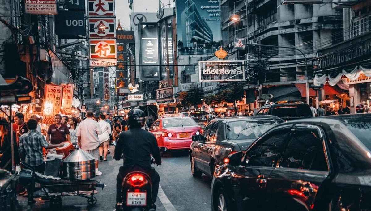 'Thấm đòn' xung đột Trung Đông, láng giềng Việt Nam phải vay gấp hơn 12 tỷ USD, thủ tướng kêu gọi người dân cùng nhau vượt qua khủng hoảng