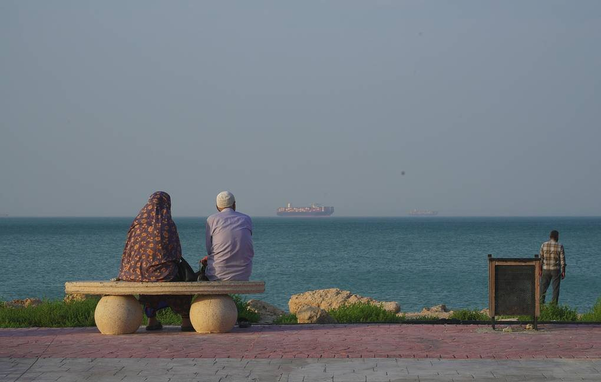Iran ra quy định mới ở eo biển Hormuz