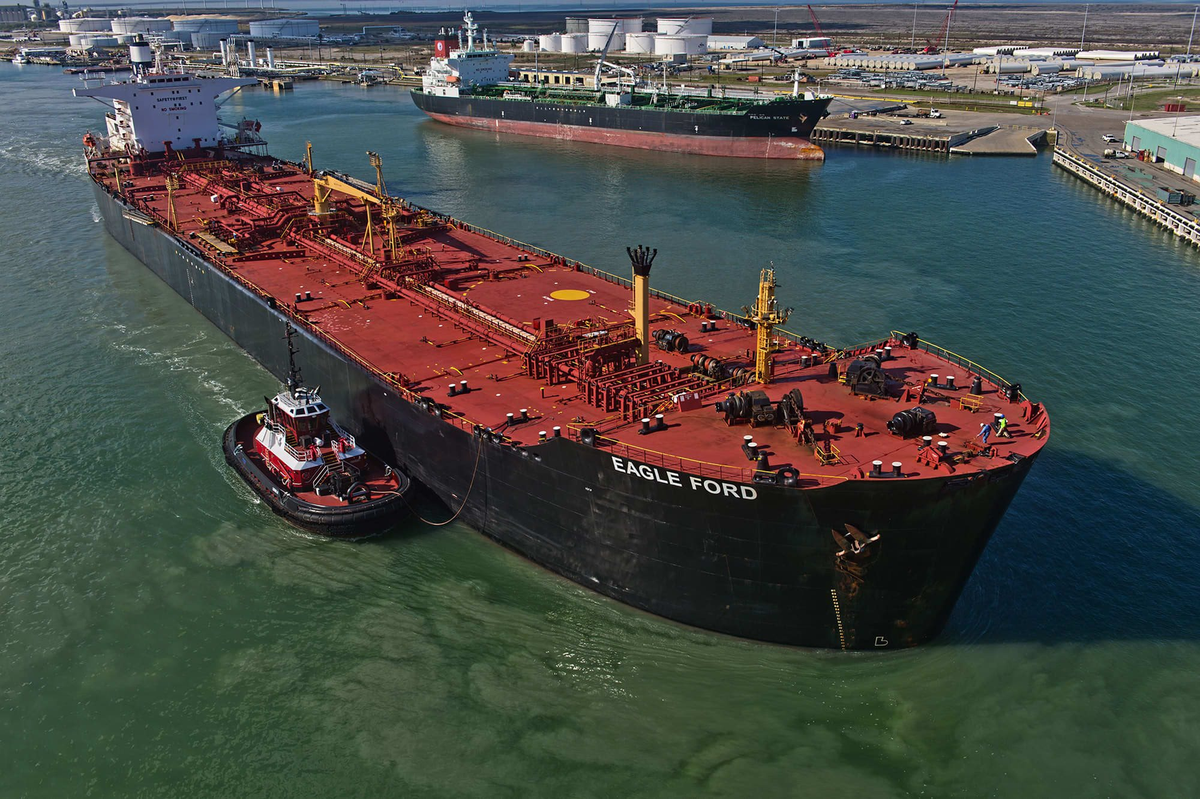 Sau 9 tuần xung đột với Iran, Mỹ bán được hơn 250 triệu thùng dầu, giành "ngôi vương" từ tay nước đồng minh