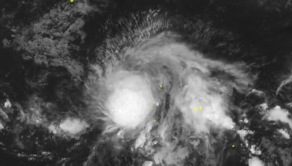 Bão Hagupit xuất hiện, Việt Nam có bị ảnh hưởng không?