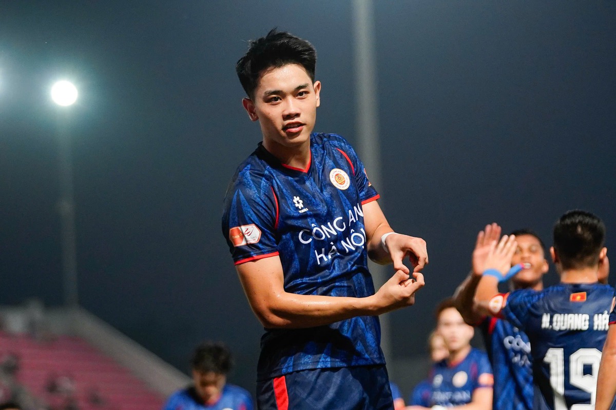 Đình Bắc xuất sắc nhất V.League