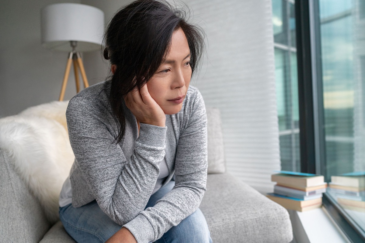 3 bài học đắt giá sau tuổi 40: Những thứ từng cố giữ, hóa ra lại làm mình kiệt quệ
