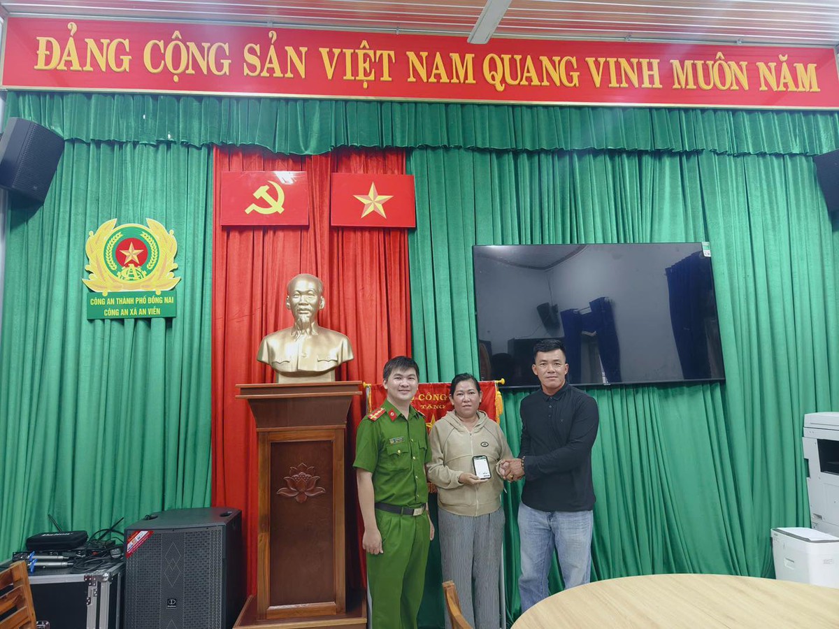 Nhận 400 triệu đồng vào tài khoản, chàng trai 2k6 lập tức báo công an
