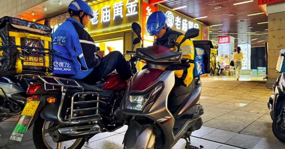 Shipper nhận án tù 3 năm vì giao bưu kiện chứa đầy tiền vàng mà không hề hay biết