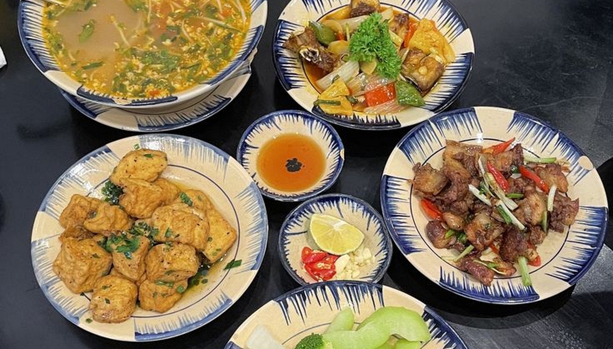 Tâm sự khó tin của cô vợ mỗi tháng được chồng đưa 100 triệu, "nếu cần có thể đưa thêm"