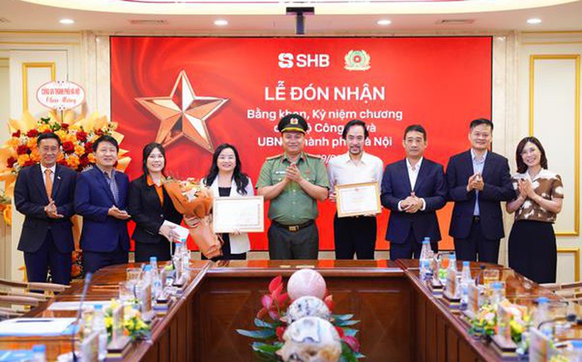 Bộ Công an tặng bằng khen cho SHB